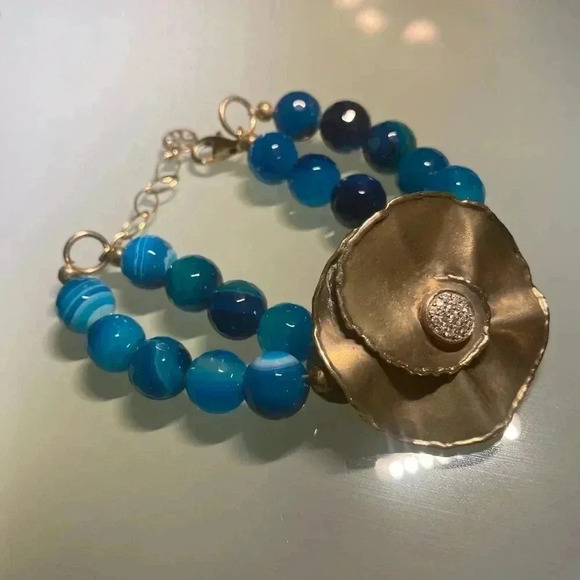 Accessories - Bracelet made of rare blue agate and golden details